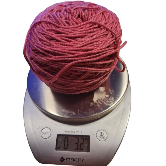 Sueno Pre-balled Worsted Yarn in Bashful by HiKoo - Picture 2 of 2